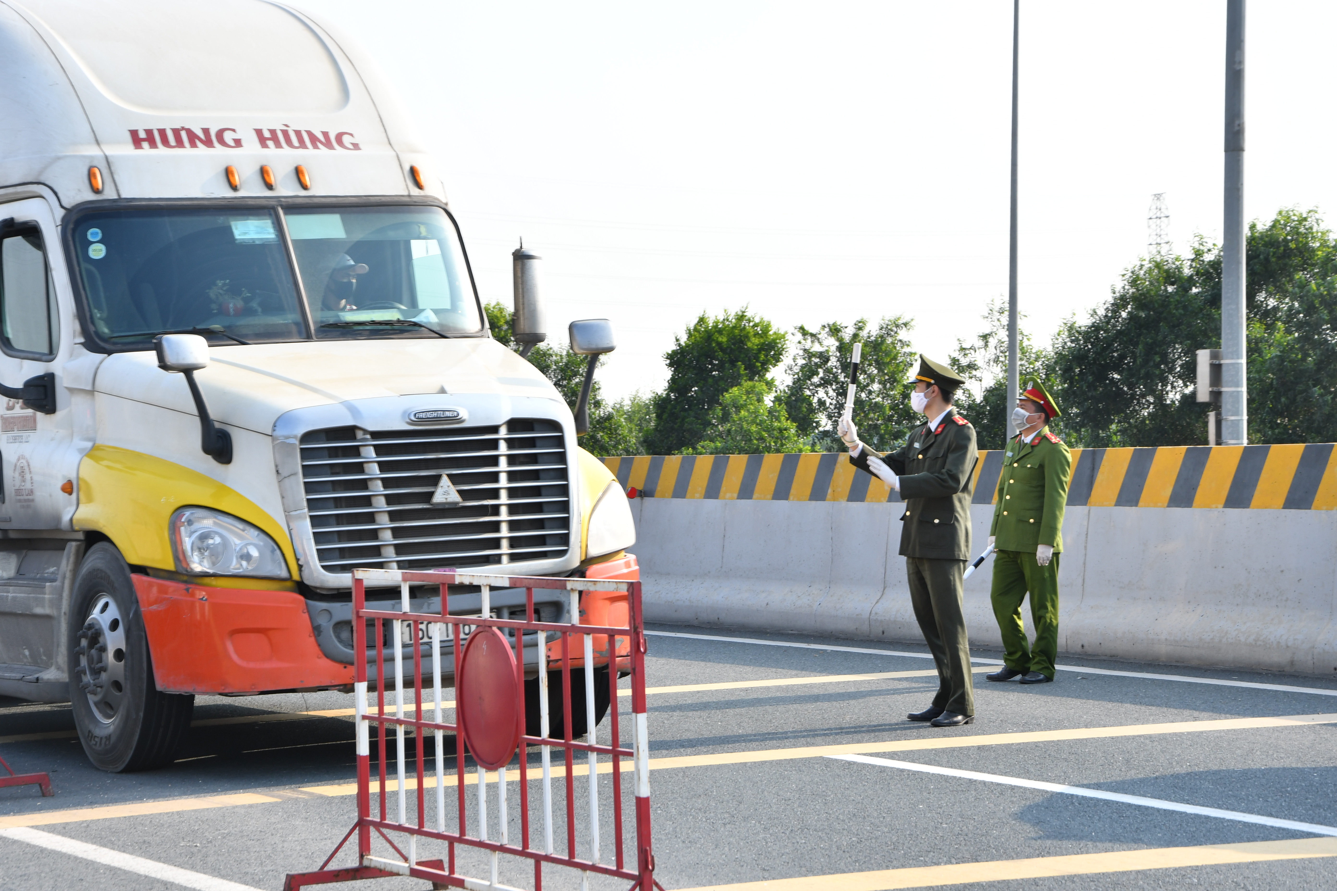 Những thay đổi về: “Công tác bảo đảm an toàn giao thông trong hoạt động kinh doanh vận tải bằng xe ô tô”